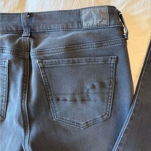 American Eagle Faded Black Jevon’s Size 4 Long